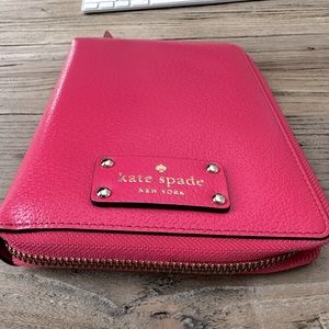 Pink late spade adgenda